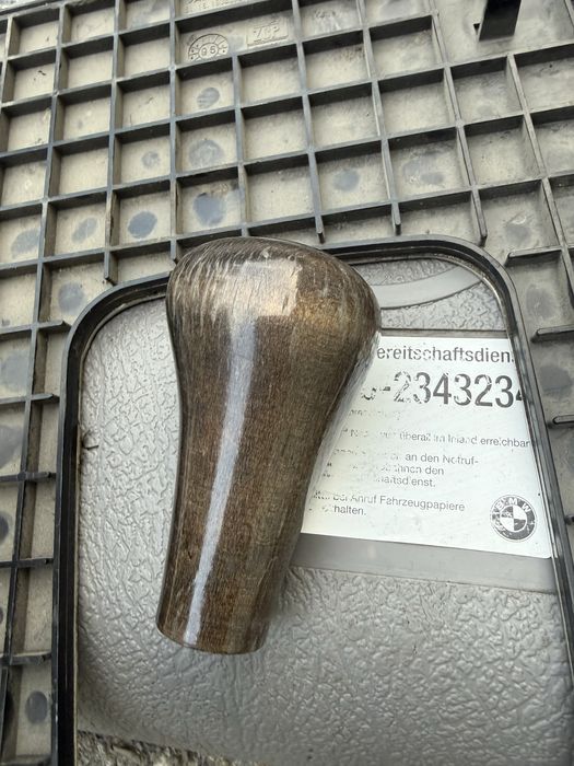 Площадка и ручка кпп на БМВ Е34