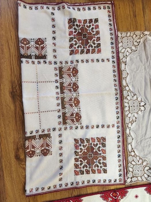 Битови карета и покривки