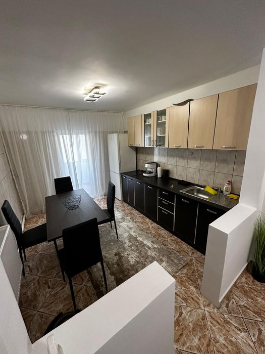 Apartament 3 camere central de închiriat în Râmnicu Vâlcea
