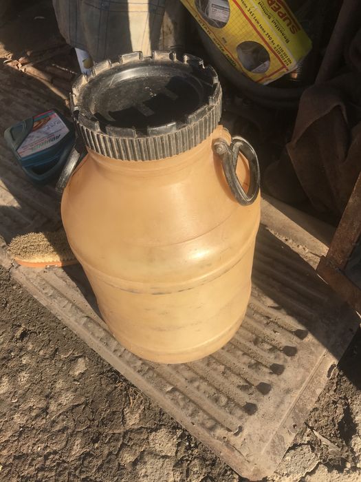 Полога разные кастрюли разные посуди