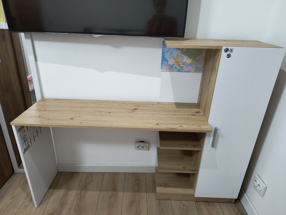 Ученическо бюро.