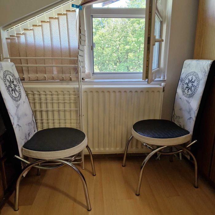 Трапезни столове