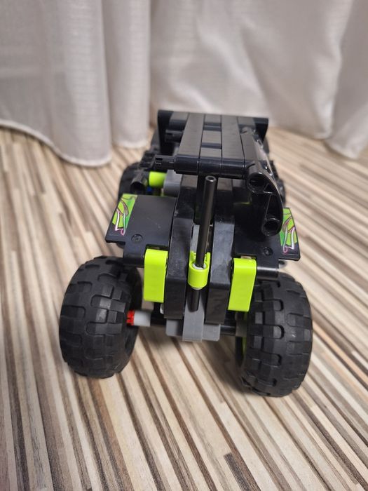 Lot Lego Technic Monster Jam Megalodon  si Grave Digger.