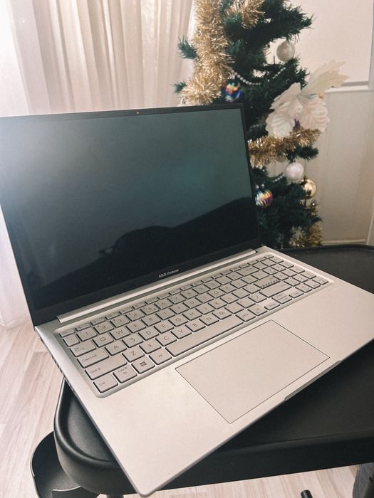 Laptop ASUS VivoBook 15 OLED – i7, SSD 512GB, 15,6”
