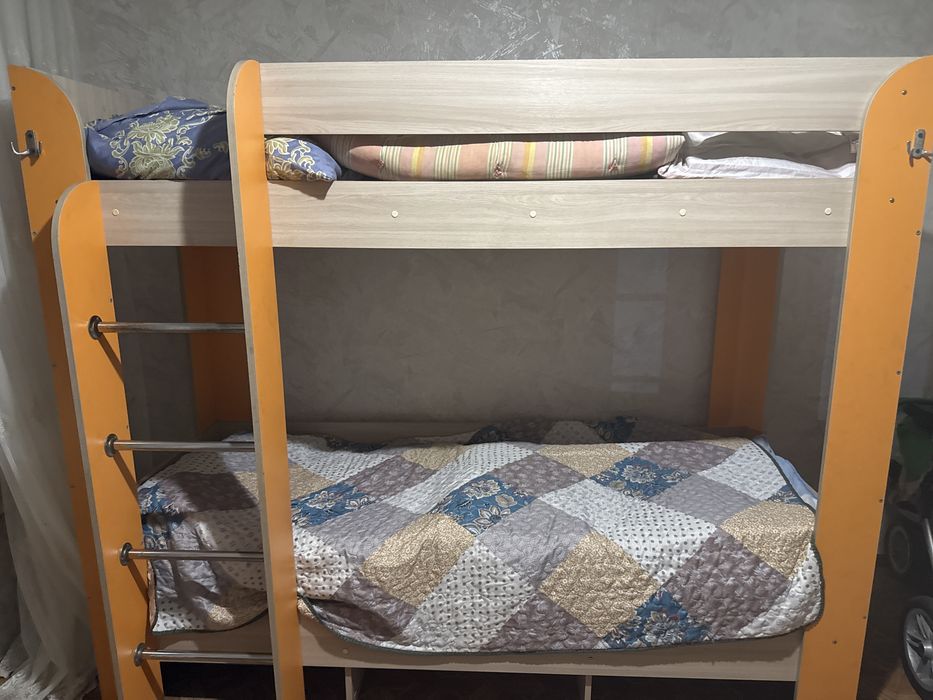 Продам шифонер детскую кровать