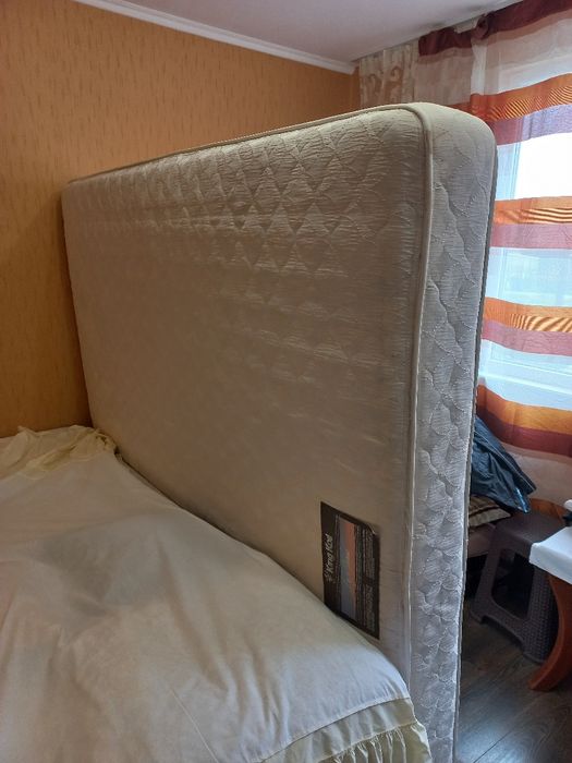 Продавам двулицев матрак 190/180- много запазен