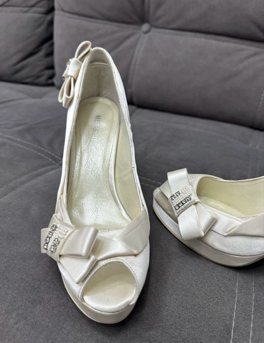 Продам новые туфли