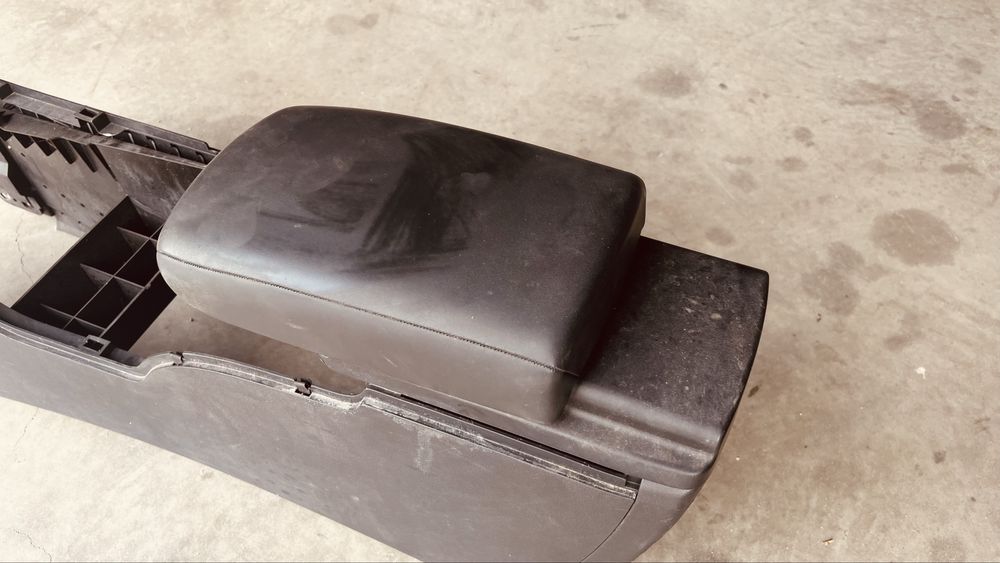 Средна конзола Nissan Qashqai 2007-2013