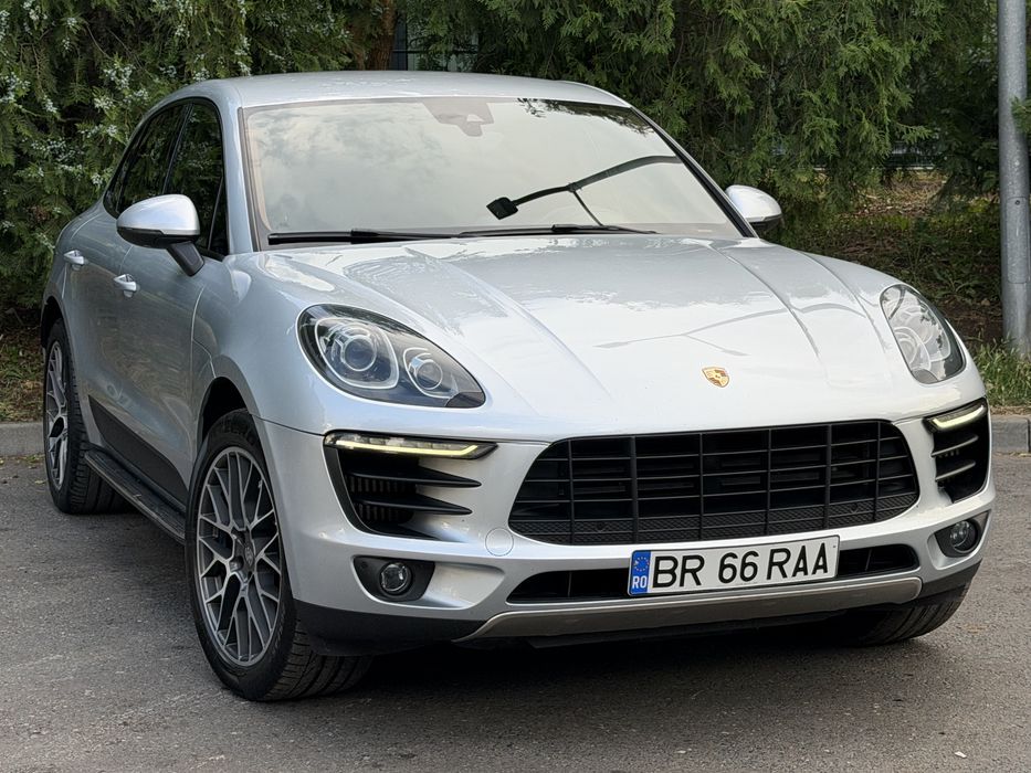 PORSCHE Macan