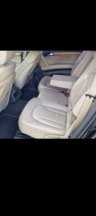 Vând sau schimb Audi Q 7
