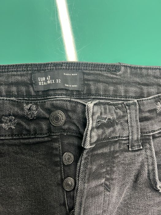 Мъжки дънки.