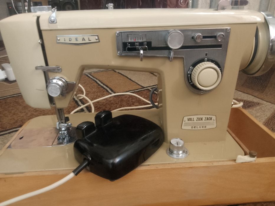 Продаю швейную машинку