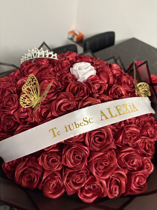 Buchet trandafiri 101 lucrat manual