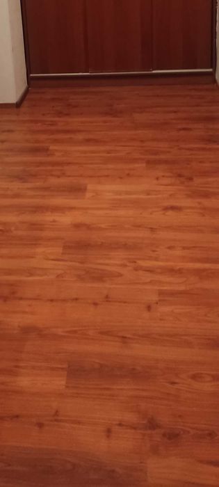 Отдам ламинат, ул. Туркестан 8.