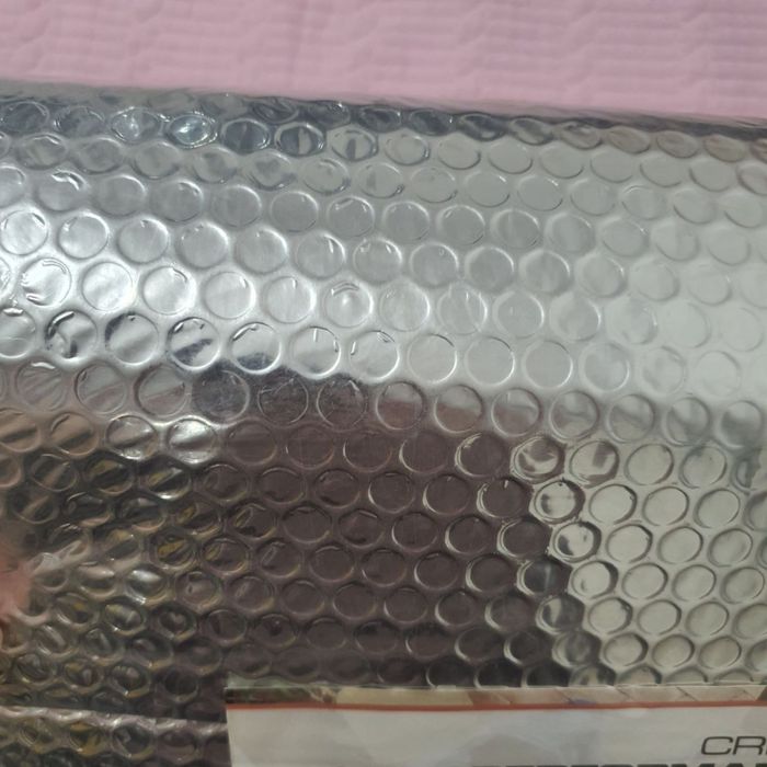 Folie reflectorizantă de izolație pentru radiatoare