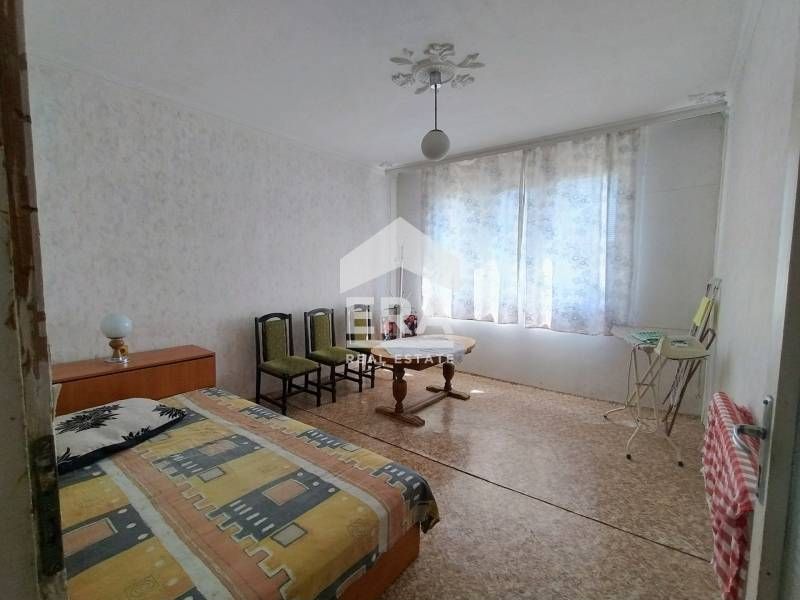 Продава се Тристаен апартамент в Кърджали, Възрожденци - 95 кв.м за 979 €/кв.м - Снимка #7