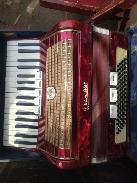 Аккордеон срочно продаётся