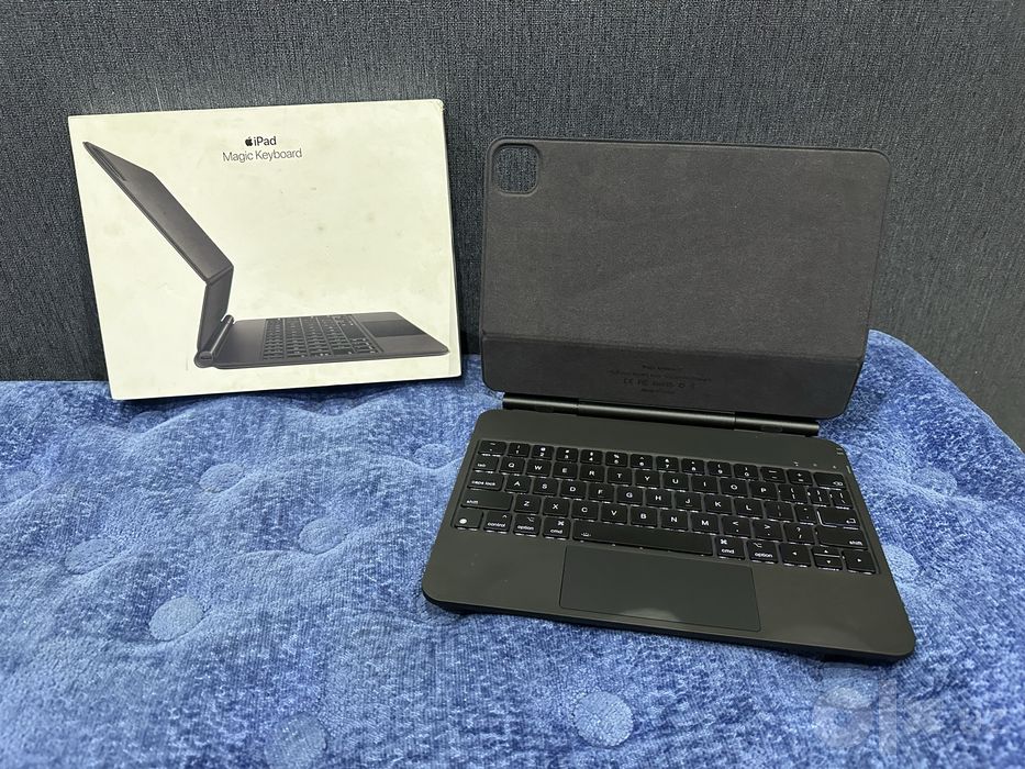 * чехол клавиатура для Apple iPad в идеальном состоянии
