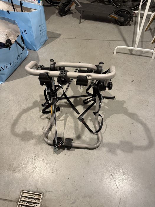 Стойка за 3 колела монтаж на кола