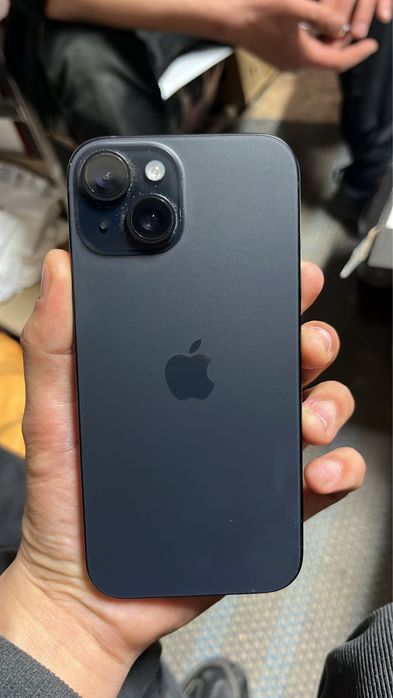 Продам Айфон 15 в отличном состояний