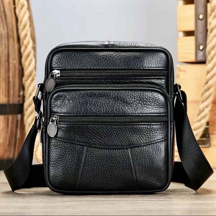 Мъжка универсална кожена чанта/Практична и удобна с черна естест. кожа