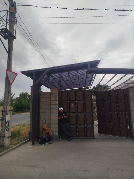 Крыша.  Навес. Сайдинг. Водосточка