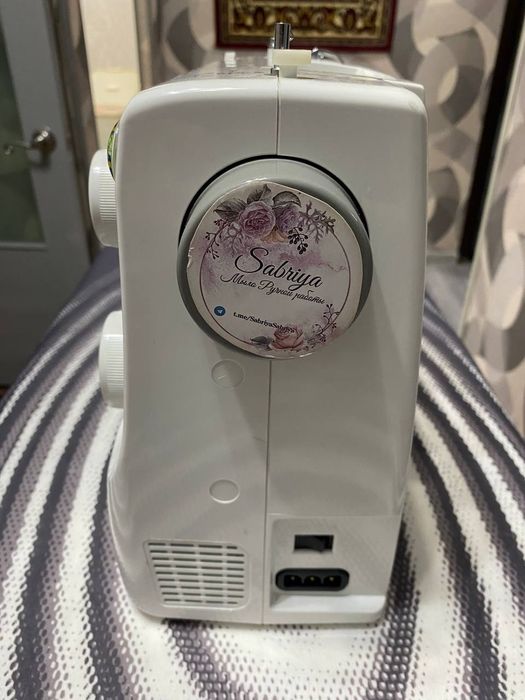 Швейная машинка "Чайка 735"