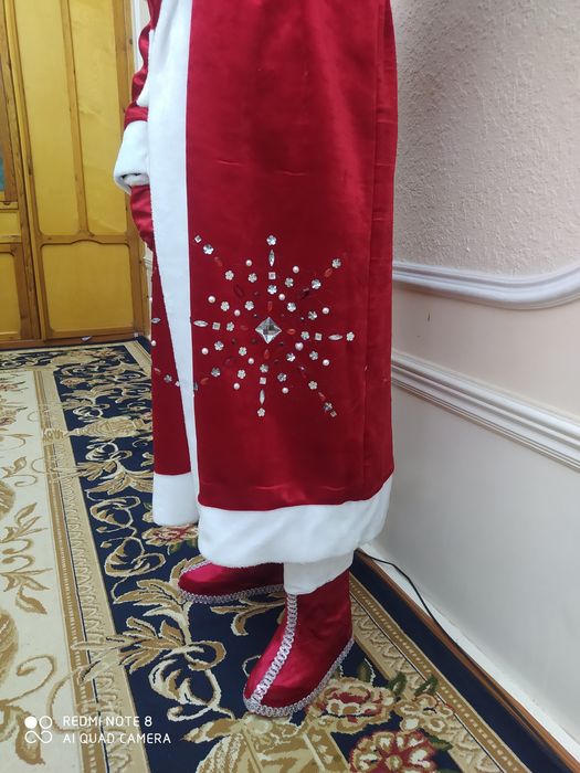 Qorbobo kiyimi Dedmoroz