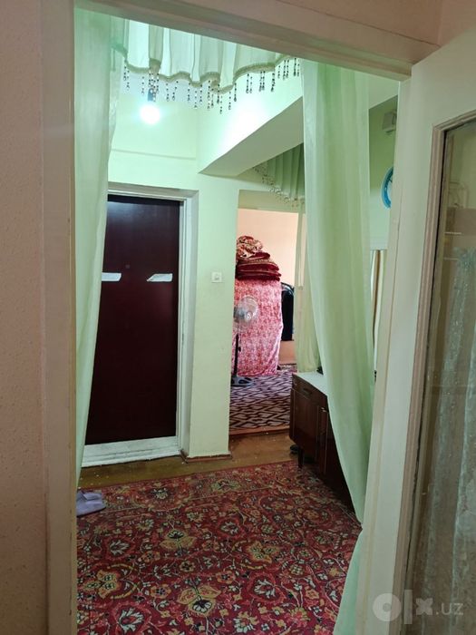 Uy sotiladi, Olmazor tumani, massiv kalonovada 4 etajli gishtli dom