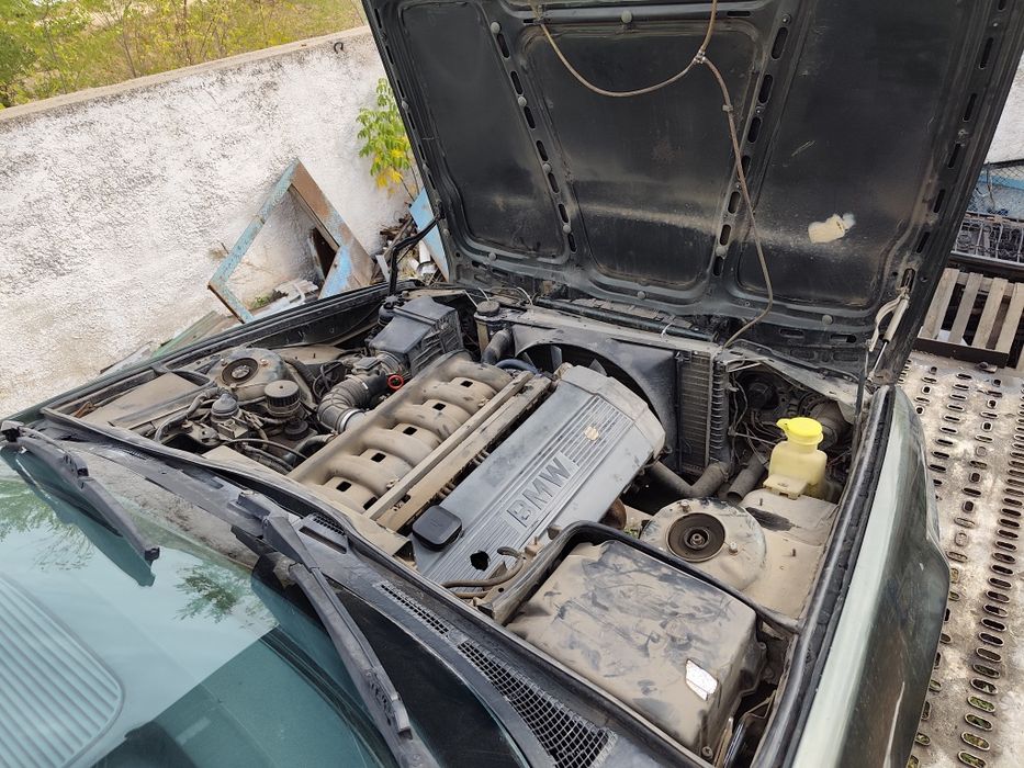 Bmw 520 e34.    .