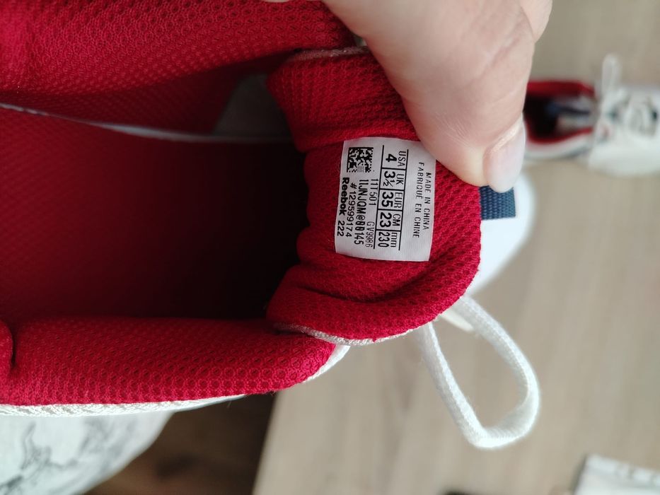 Adidași Reebok mărime 35 copiii