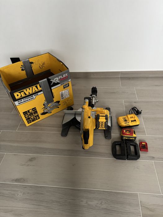 Circular Dewalt DCS 777T2