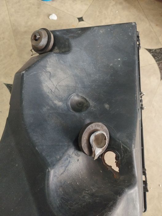 Воздушный фильтр (корпус)