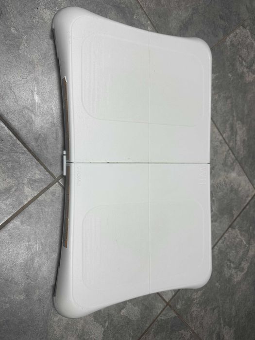 Nintendo Wii Balance Board + играта Wi Fit