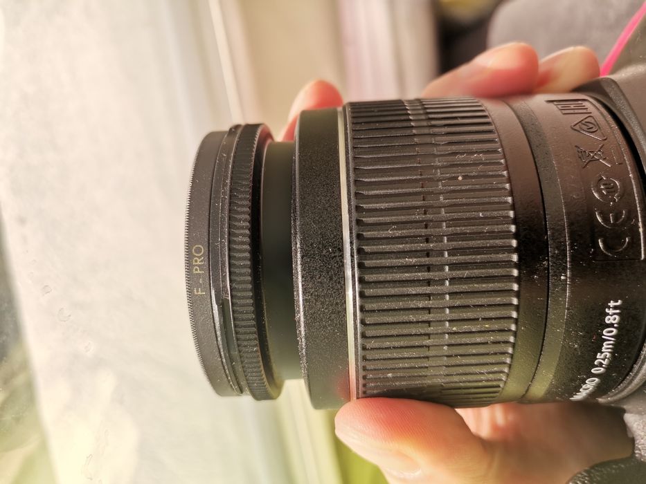 canon eos 4000d + обектив 75-300