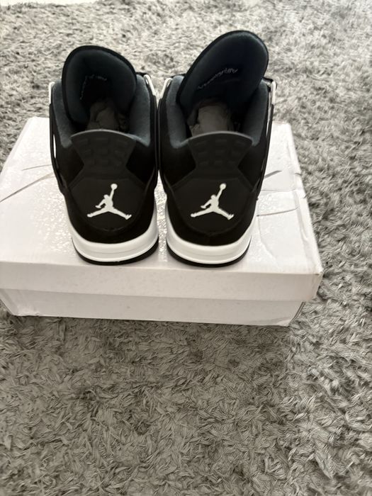 Jordan 4 White thunder