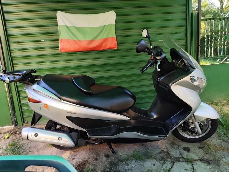 Сузуки Бъргман 200 Suzuki burgman 200