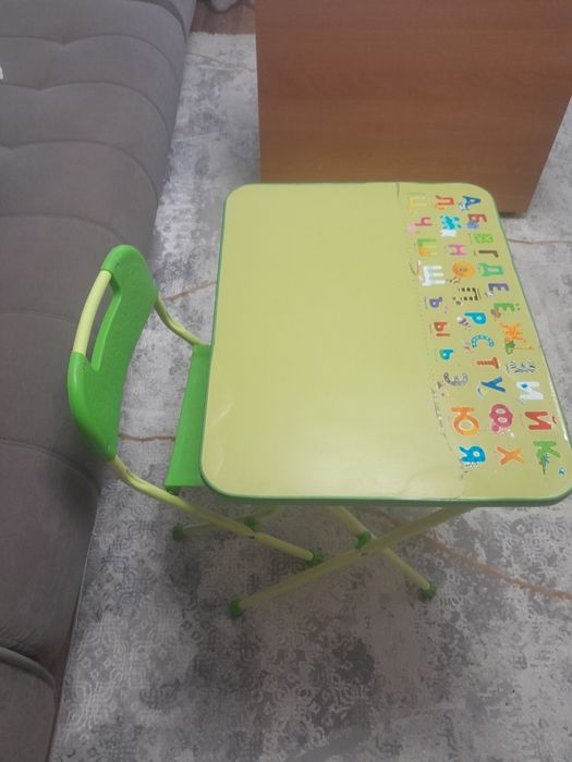 Продам детский столик