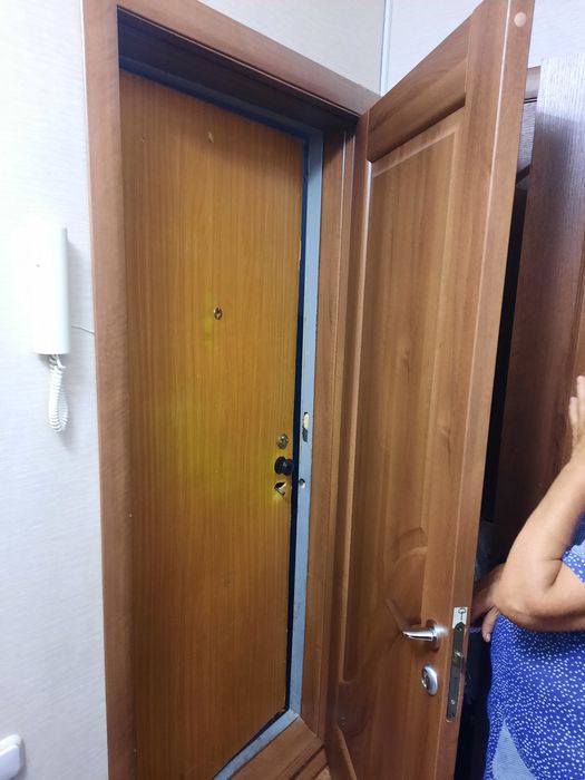 Продам дверь входную