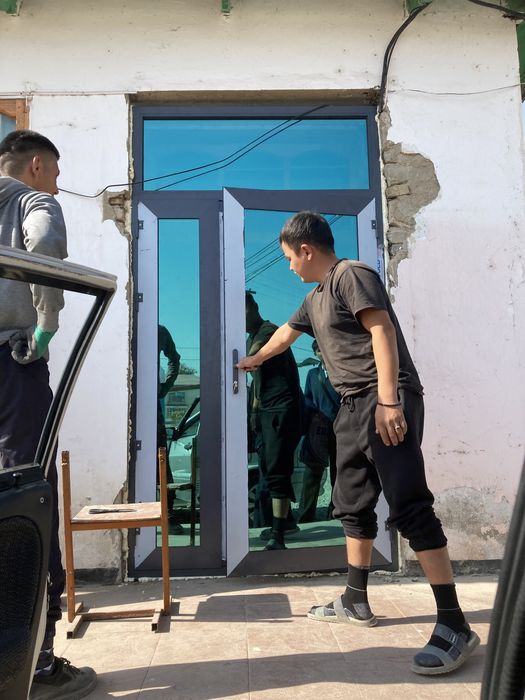 Окна и двери витражи