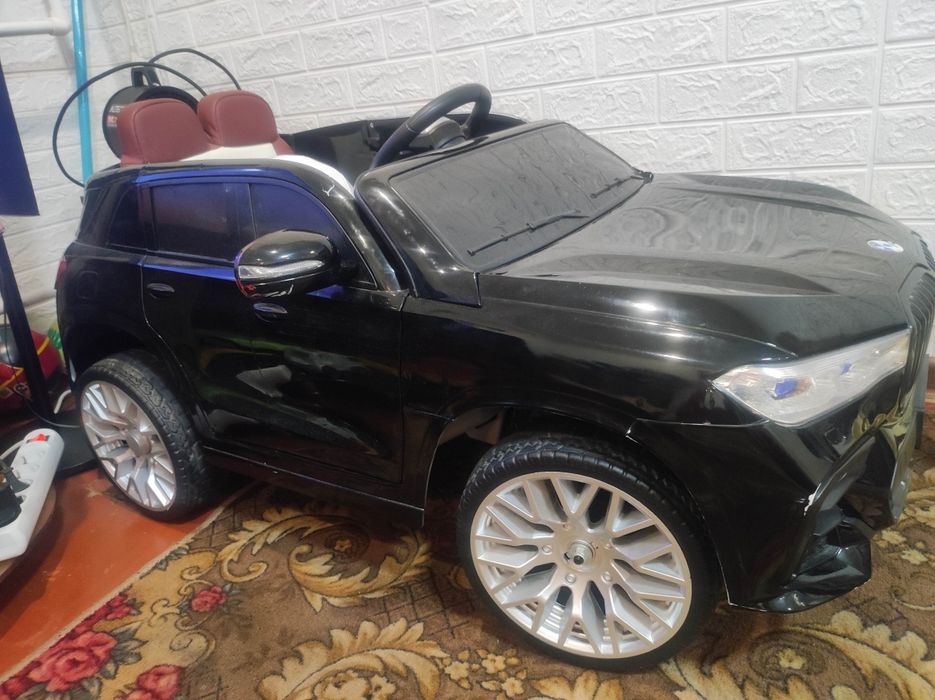 Продам машинку БМВ х8