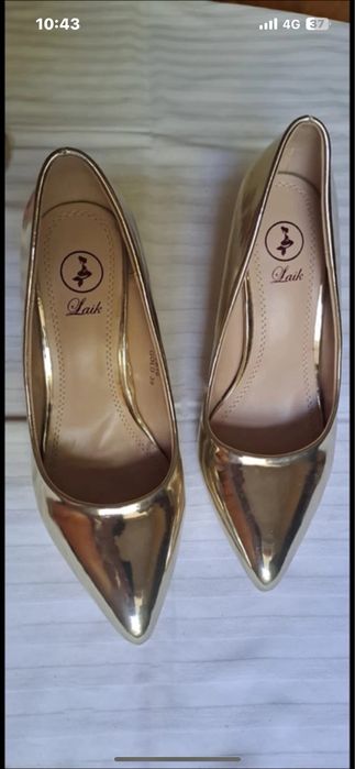 Pantofi aurii 39