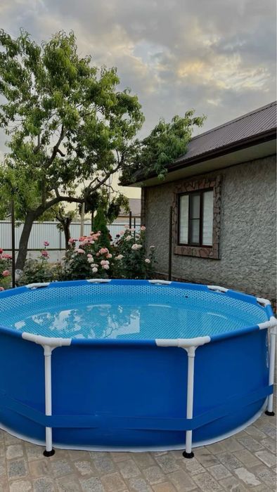 Продам каркасный бассейн большой