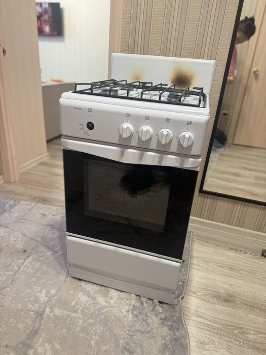 Продам газовую плиту