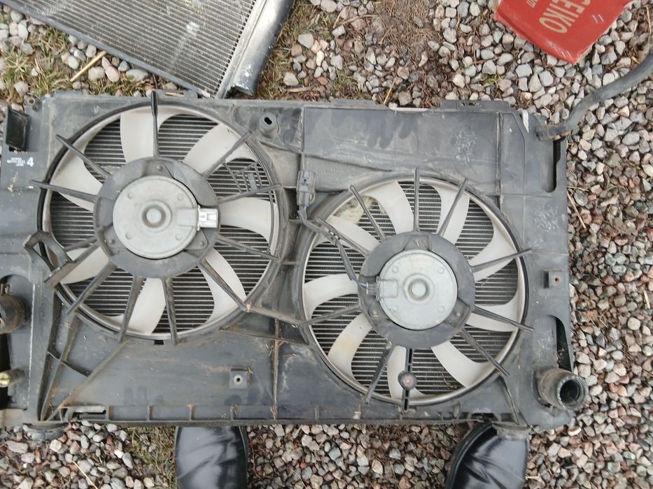 Радиатор Тайота Эстима 2006 год