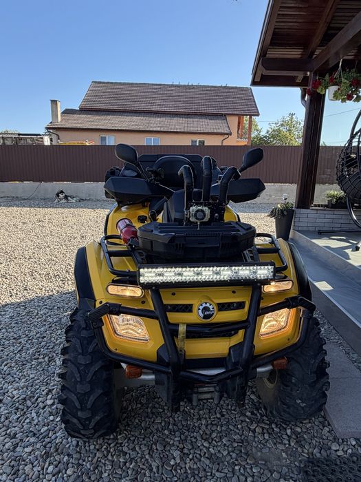 Can-Am Outlander MAX 800, varianta lungă, 2 locuri.
