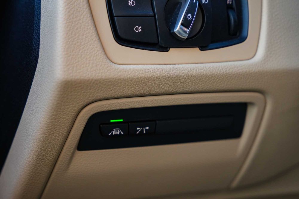 BMW 318i TVA deductibil / faruri LED / rate & garantie & leasing