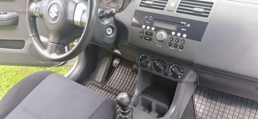 Vând  SUZUKI swift  4x4