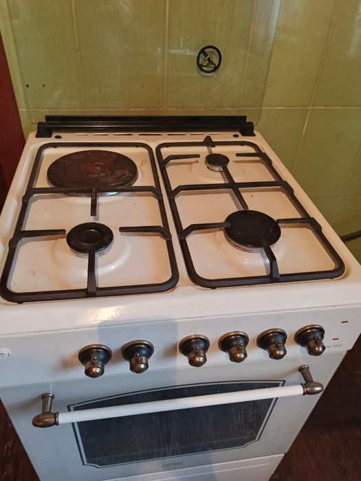 Продам газовую плиту