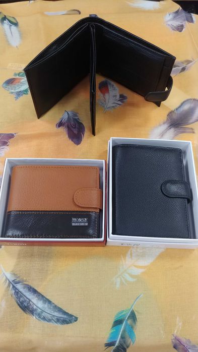 Мъжки елегантни портфейли от естествена кожа